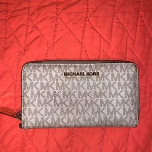 Michael Kors wallet / wristlet